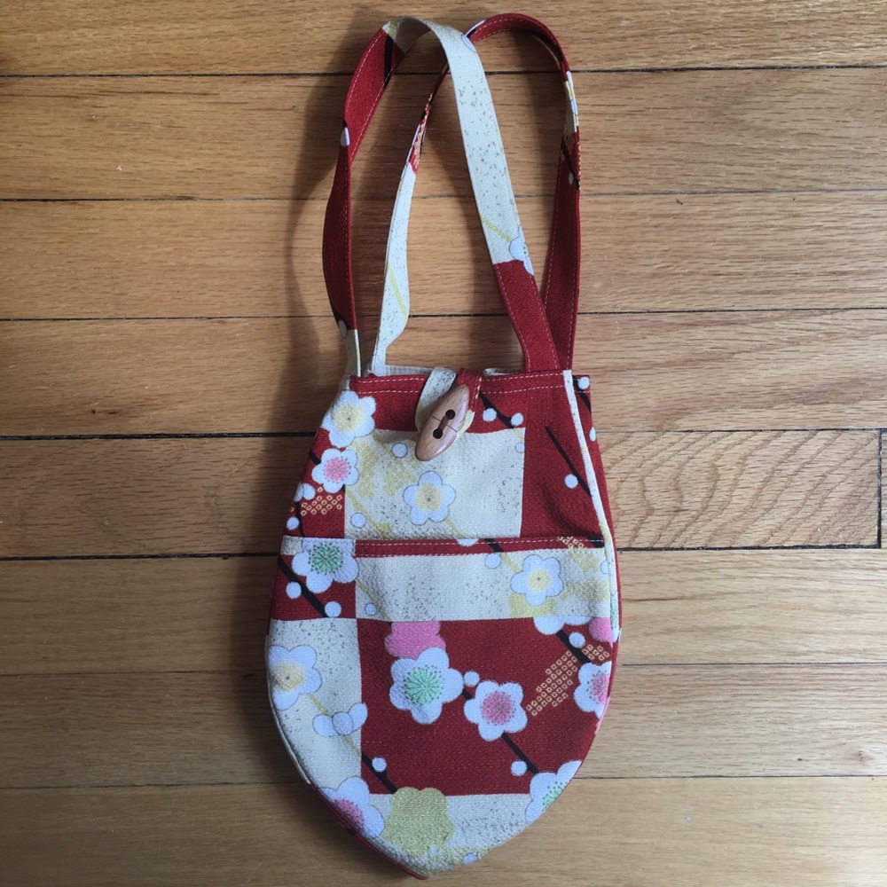 Small Japanese floral purse